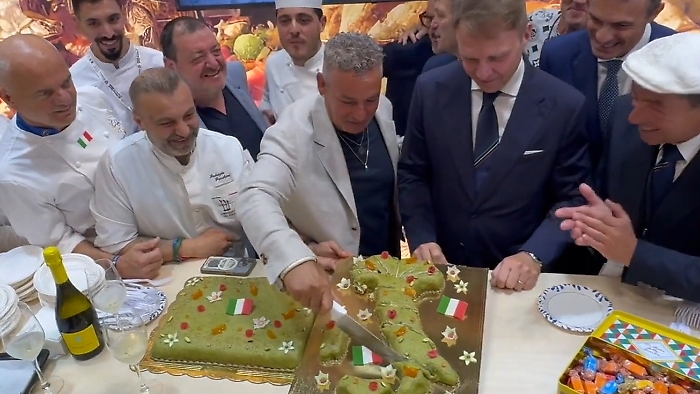 New York, Fiasconaro inaugura con Baggio e una cassata siciliana il Summer Fancy Food Show: &laquo;Il Made in Italy sempre forte negli Usa&raquo;