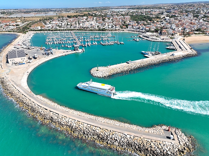 Porto turistico a Marina di Ragusa, il catamarano raddoppia le sue corse