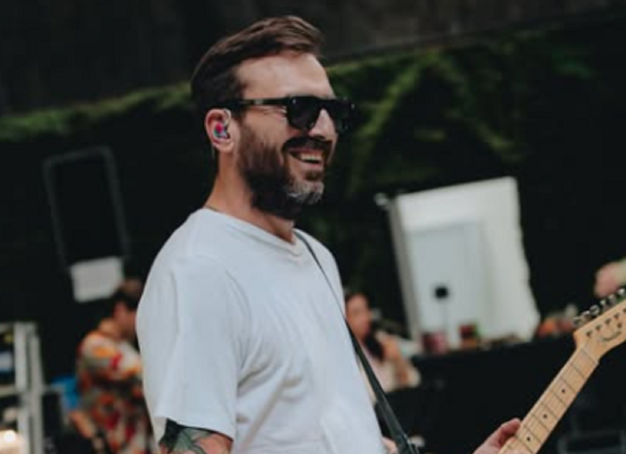 Cesare Cremonini torna a Messina tra musica e performance teatrali