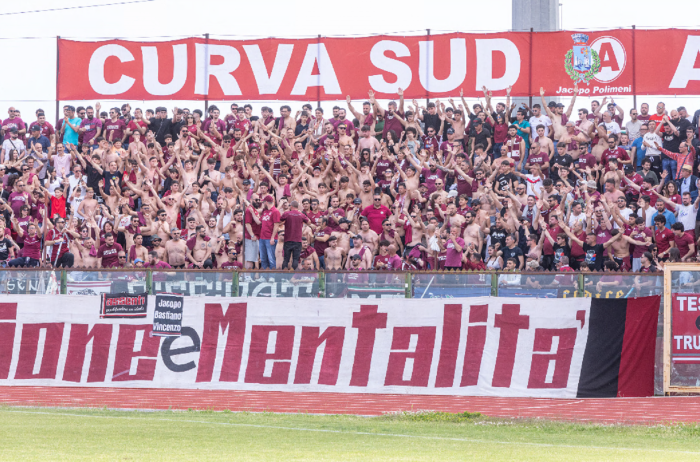 Calcio, l&rsquo;Acireale ostaggio del presidente Di Mauro