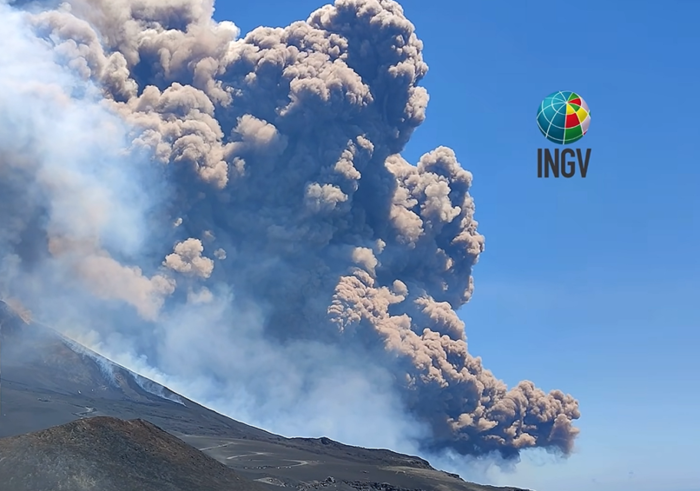 Etna: dopo eruzione virale sui social, e un po' di paura, le tre colate si raffreddano