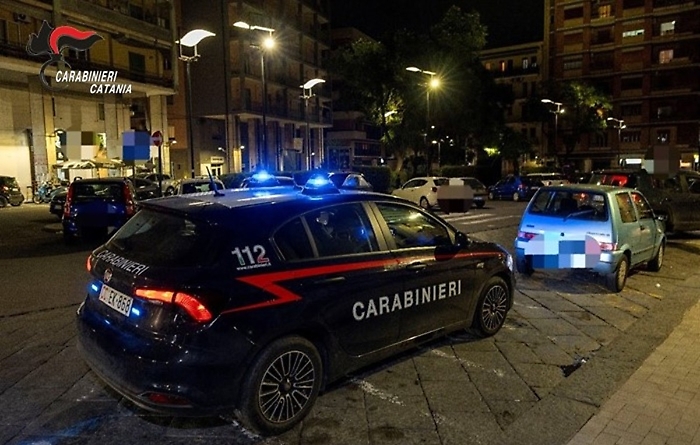 Scappa dai domiciliari per tentare di rubare un'auto: catanese beccato dai carabinieri