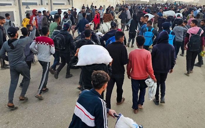 L'esercito israeliano spara su un centro aiuti a Gaza, almeno 30 morti. L'Onu: &laquo;Questi sono crimini di guerra&raquo;