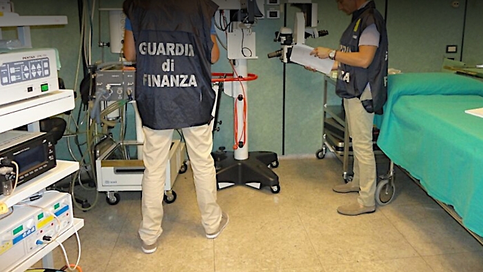 Sicilia, nuovo scandalo negli appalti della sanit&agrave;: gare truccate per 130 milioni da un comitato d'affari, 10 indagati
