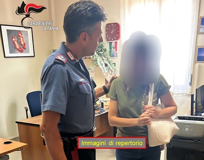 Violento con la moglie davanti ai figli: la madre della vittima chiama i carabinieri e lo fa arrestare