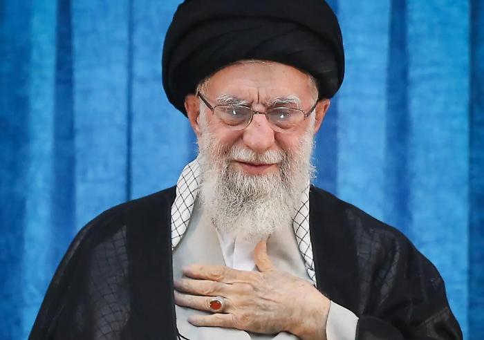 Khamanei: &laquo;Non abbiamo violato i diritti di nessuno non accetteremo che si violino i nostri&raquo;