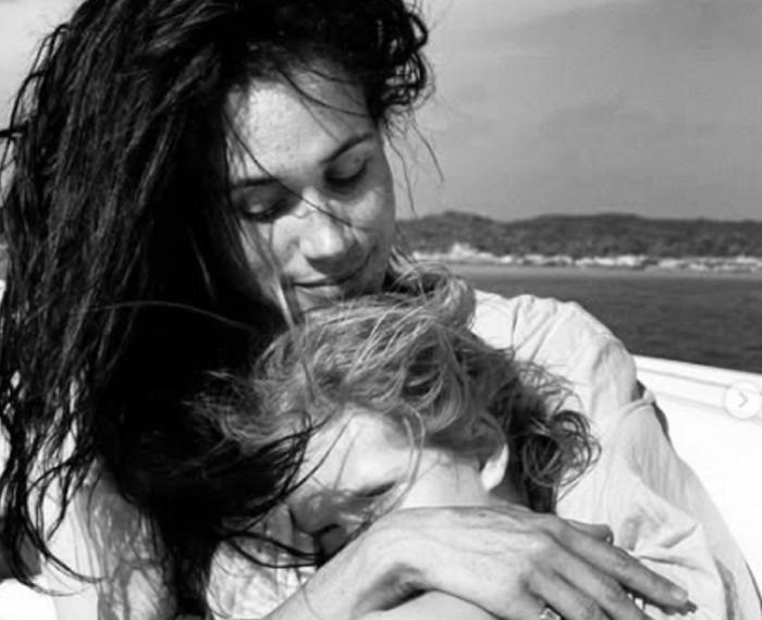 Lilibet compie 4 anni: foto social, ma mai a viso del tutto scoperto, di mamma Meghan