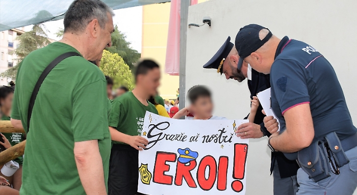 Caltagirone, la Polizia con i ragazzi del grest all'insegna della legalit&agrave;