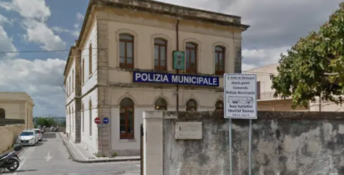 Siracusa, nuova aggressione alla Polizia municipale: denunciato un cittadino americano