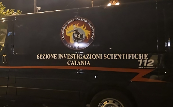 Effetto Gomorra: lo sparo (accidentale) in cucina mentre mostrava la pistola modificata