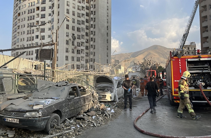 Israele attacca siti nucleari in Iran, attesa la rappresaglia: tensione altissima in Medio Oriente