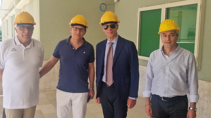 Gela, il presidente del Libero Consorzio Tesauro visita l'istituto Eschilo per verificare i lavori di riqualificazione