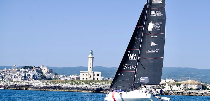 Giro d&rsquo;Italia a Vela, il &ldquo;Marina Militare Nastro Rosa Tour&rdquo; fa tappa a Siracusa
