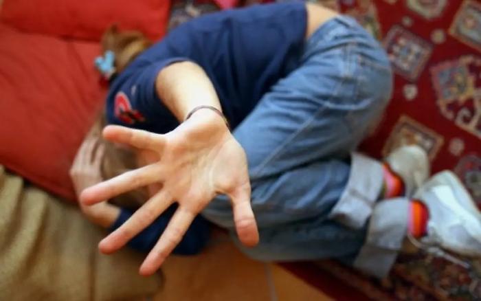 Vittoria, maltrattamenti in famiglia. Braccialetto elettronico per un tunisino