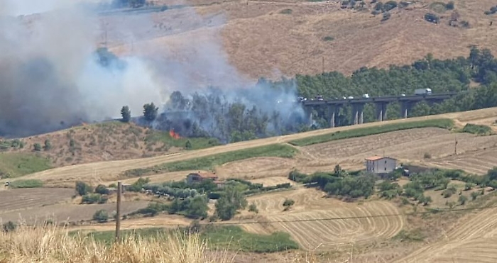 Tir precipita da un cavalcavia a Enna