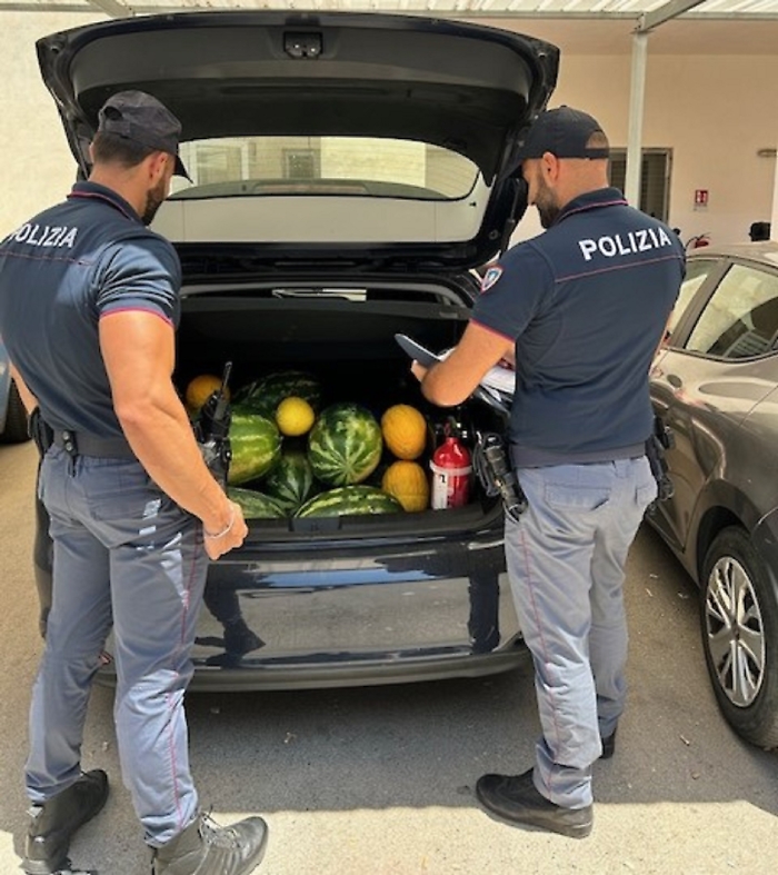 CONTROLLI DELLA POLIZIA DI STATO PER CONTRASTARE L&rsquo;ABUSIVISMO COMMERCIALE A CALTAGIRONE