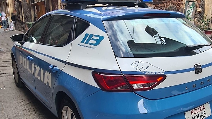 Feriscono un uomo con cocci di bottiglia per il rifiuto di un rapporto con una sconosciuta: coppia arrestata a Messina