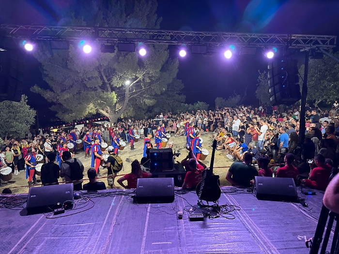 L'esibizione dei tamburi di Giarratana