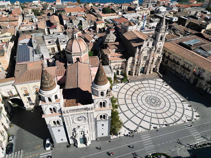 Pagina 1-Piazza-Duomo-Cattedrale-Acireale-GAL-Aci-alto