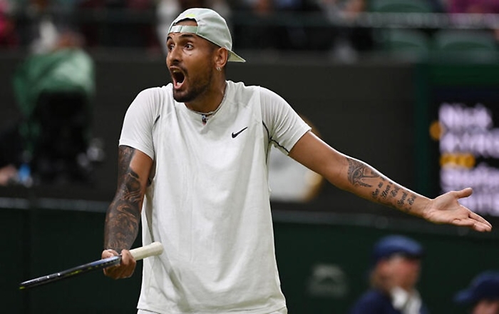 Tennis: lite al veleno Tsitsipas-Kyrgios "è un bullo"