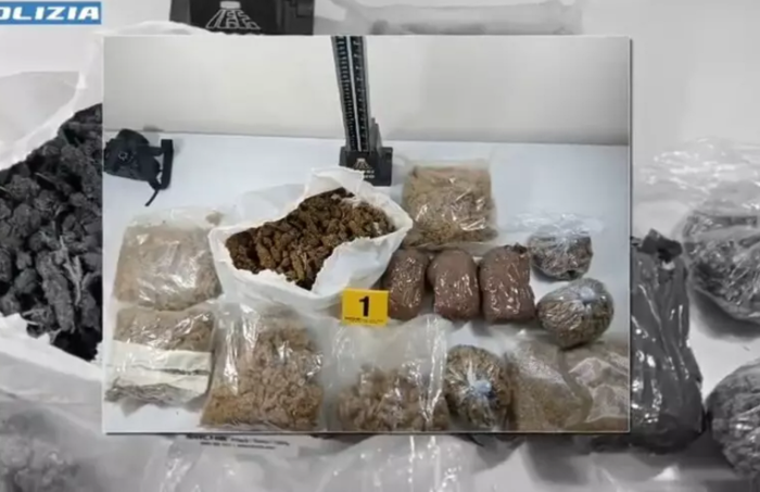 Blitz antidroga a Messina