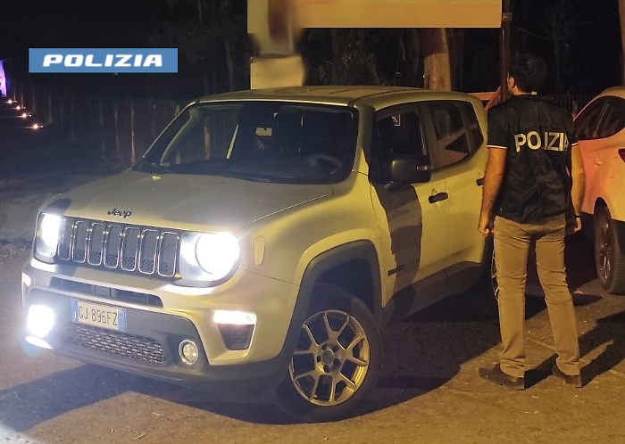 - CONTROLLI DELLA POLIZIA DI STATO SCOPERTA UNA DISCOTECA ABUSIVA A CALATABIANO E IRREGOLARIT&Agrave; IN UNA DISCOTECA DI MISTERBIANCO. SANZIONI E DENUNCE PER I GESTORI