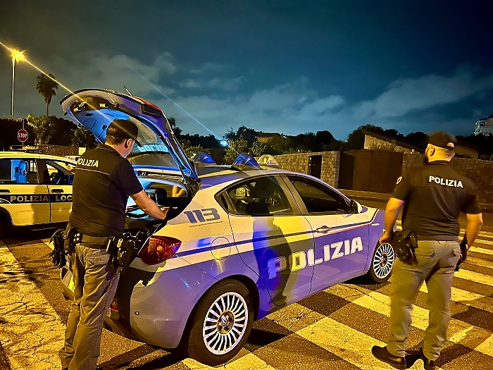 CONTROLLO STRAORDINARIO DEL TERRITORIO COORDINATO DALLA POLIZIA DI STATO AD ACIREALE IRREGOLARIT&Agrave; PER DUE FOOD TRUK E PIOGGIA DI SANZIONI PER VIOLAZIONI DEL CODICE DELLA STRADA