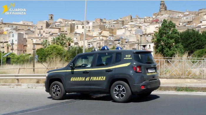 Guardia di Finanza a Caltagirone