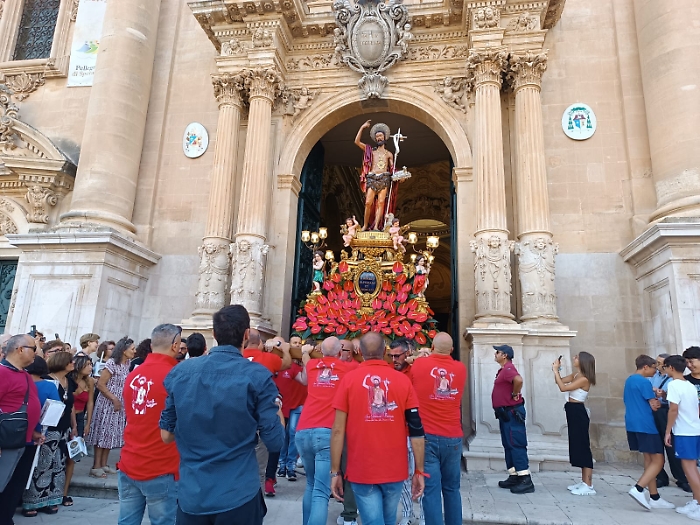 WhatsApp Image 2025-08-27 at 18.12.54