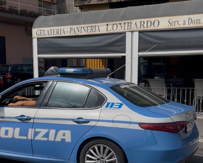Sparatorie a Catania, 26 mitragliate al panificio gelateria e due pistolettate nella vetrata di un bar