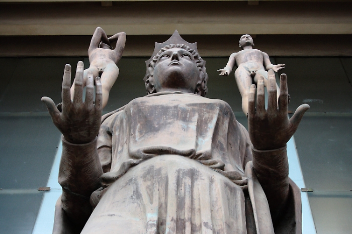 Giustizia, Statua Tribunale di Catania