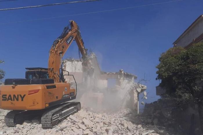 1c1c170e64af9f516bcb9ab32d25d72e