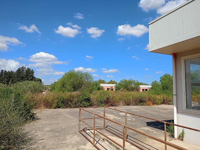 Autoporto abbandonato