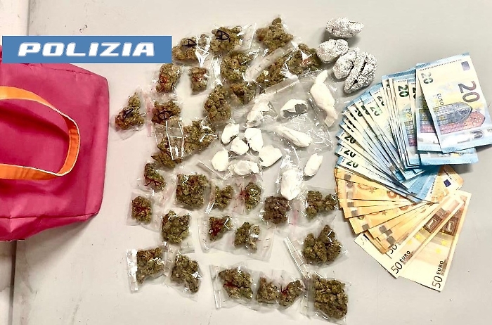 CON LA DROGA IN AUTO. 31ENNE PREGIUDICATO ARRESTATO DALLA POLIZIA DI STATO PER DETENZIONE DI SOSTANZA STUPEFACENTE AI FINI DI SPACCIO.