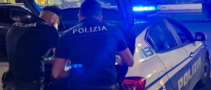 EVADE DAI DOMICILIARI PER SCASSINARE UN&acirc;&euro;&trade;AUTO IN SOSTA PREGIUDICATO TUNISINO ARRESTATO IN FLAGRANZA DALLA POLIZIA DI STATO