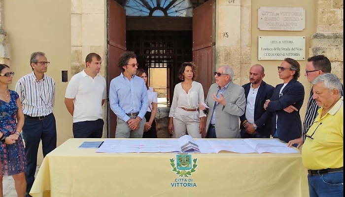 Foto consegna lavori percorsi Pino D'Aleppo