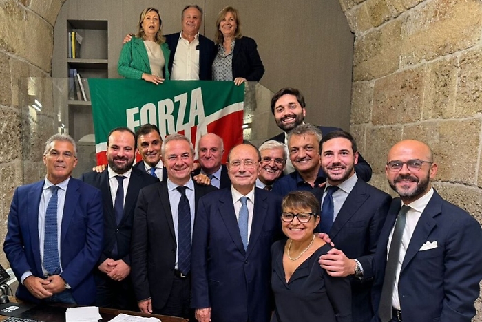 Schifani e i deputati siciliani di Forza Italia
