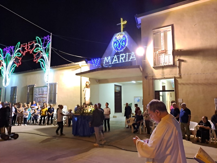 Il simulacro dinanzi alla chiesa 2024