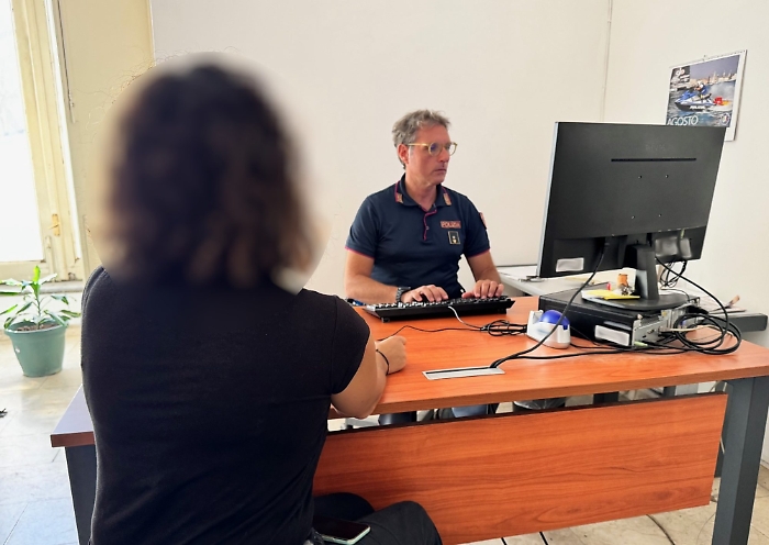 PICCHIA LA SUOCERA E MALTRATTA LA MOGLIE, PREGIUDICATO 30ENNE ARRESTATO DALLA POLIZIA DI STATO