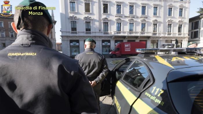 Come funzionano le truffe con i money transfer: i metodi più usati e come difendersi