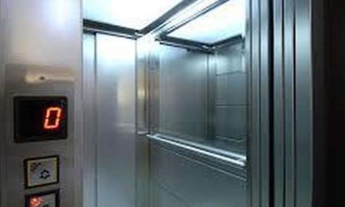 Dipendente dell’Asp precipita con l’ascensore dal terzo piano dell’ospedale: ferita