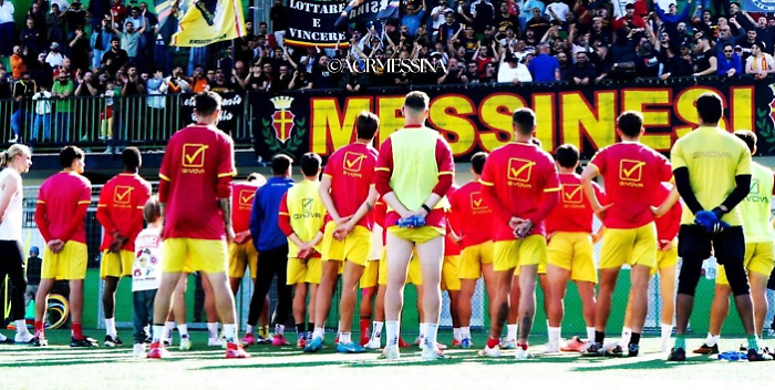 Il Messina finisce all'asta: base 210mila euro, chi compra accetta anche il debito sportivo