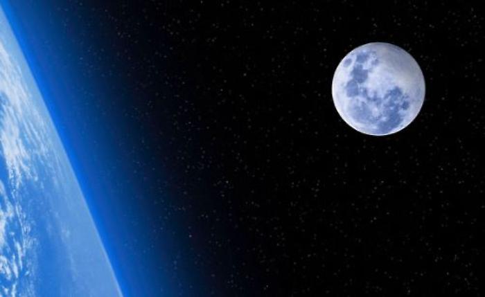 Notte mondiale per l'osservazione della Luna, milioni di persone con lo sguardo al cielo. Dove ammirarla a due passi da Catania. 