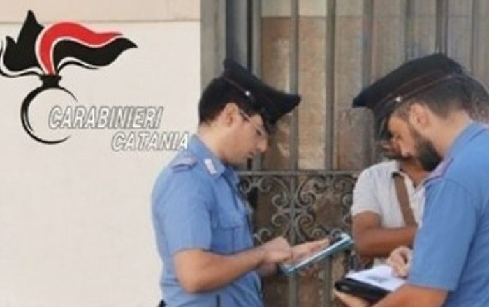 Volano insulti e spintoni a Pedara: manifestazione interrotta, arrestato un 57enne