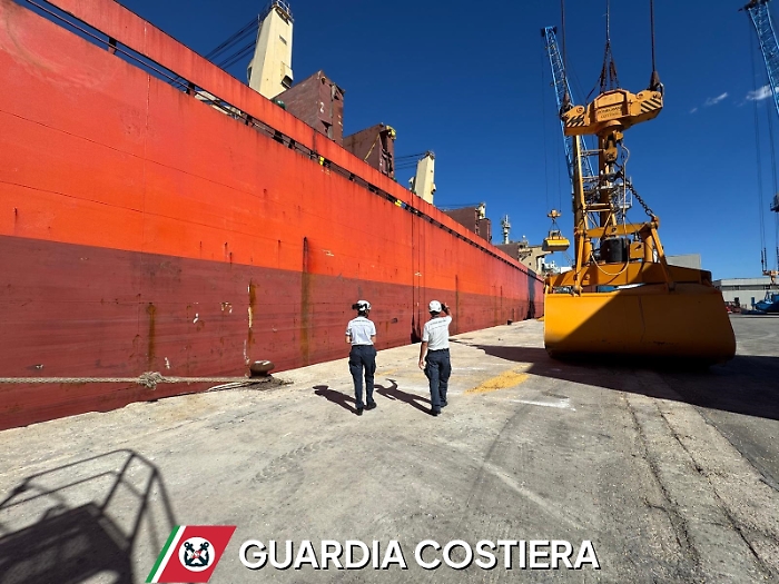 Porto di Pozzallo, provvedimento di detenzione per "portarinfuse" battente bandiera straniera