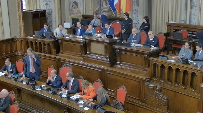 Regione,  i "franchi tiratori" affossano il Governo all'Ars: accuse a FdI e Schifani minaccia di ritirare la manovra quater