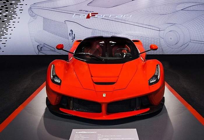 Ecco la prima Ferrari elettrica: supera i 300 km/h e ha un'autonomia di oltre 500 chilometri