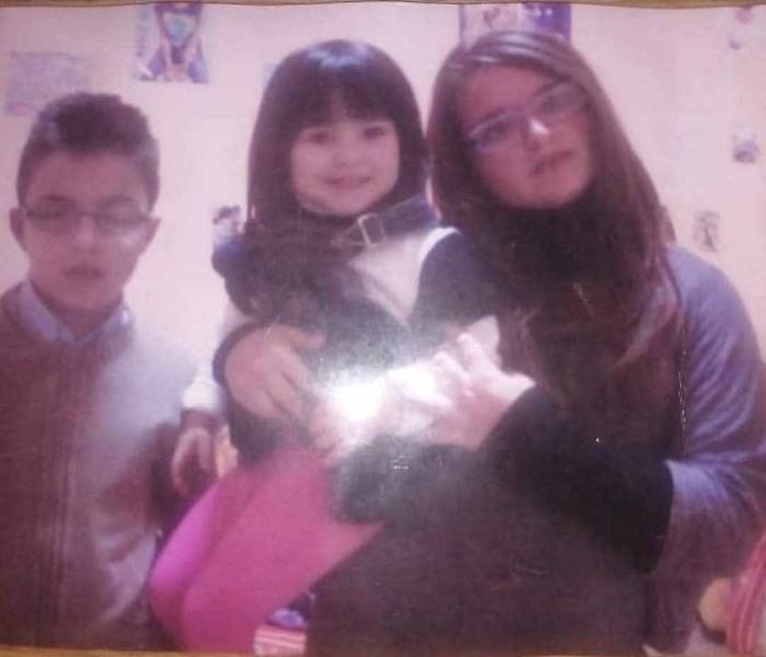 Cercano la sorella Angelica data in adozione a sei anni