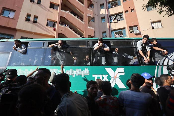 Decine di operatori sanitari di Gaza liberati: «Rapimento sistematico» dagli ospedali, 115 ancora detenuti