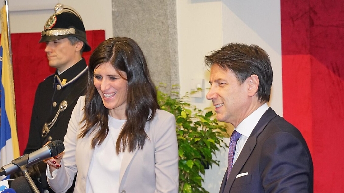 Conte e Appendino "c'eravamo tanti amati": l'ex sindaca di Torino medita di lasciare la vice presidenza del M5S